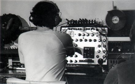 Open Processes: Steve Dunstan playing his Synthi AKS [photo: Sandy Edwards]